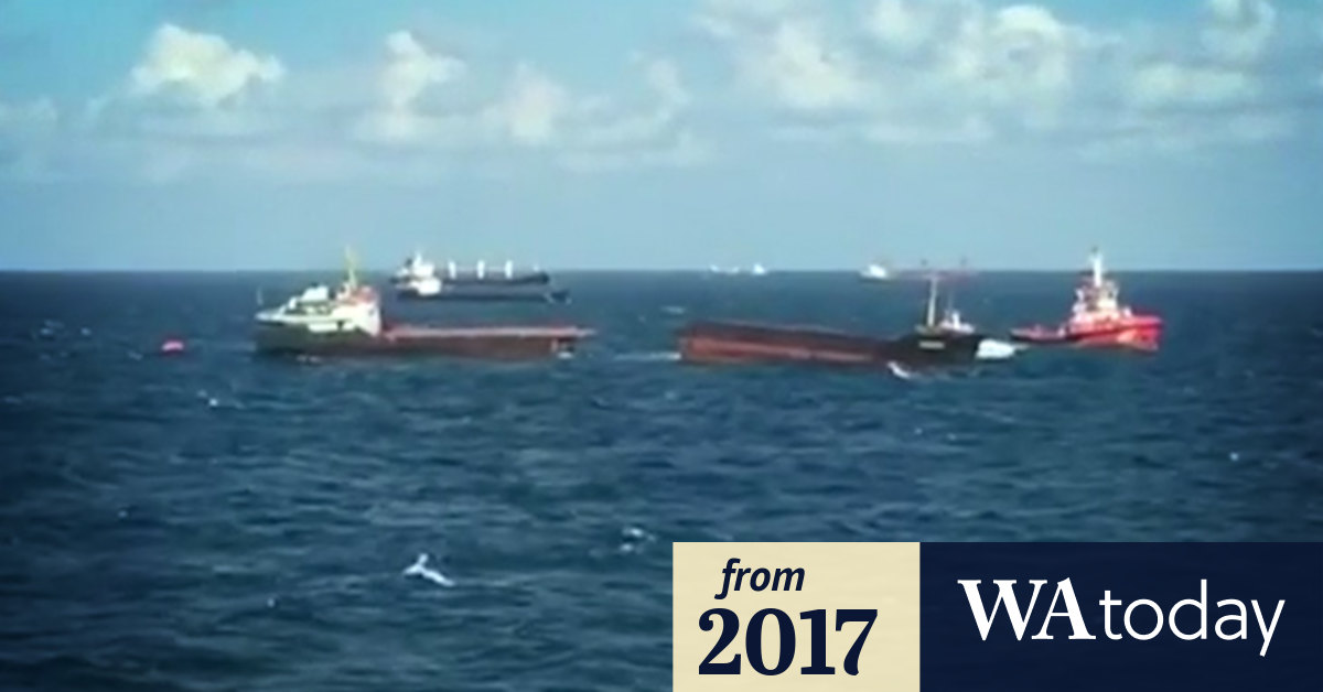 Video Cargo ship snaps in half